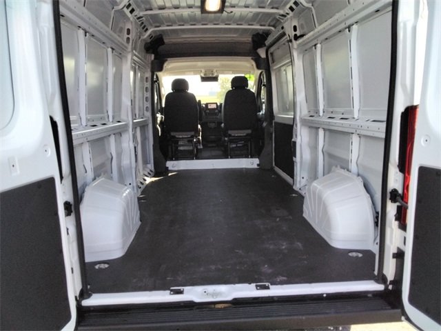 Used 2025 RAM ProMaster 2500 w/ Convenience Group image 12