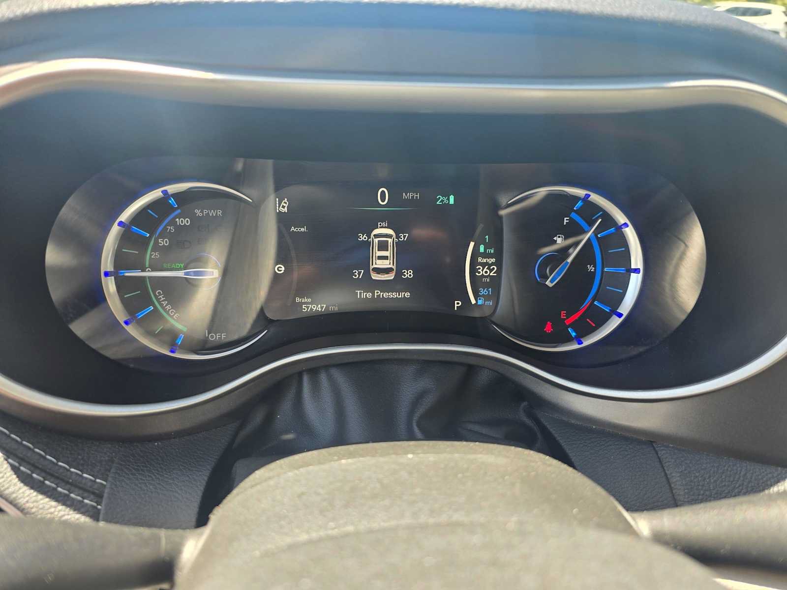Used 2023 Chrysler Pacifica Touring-L FWD image 25