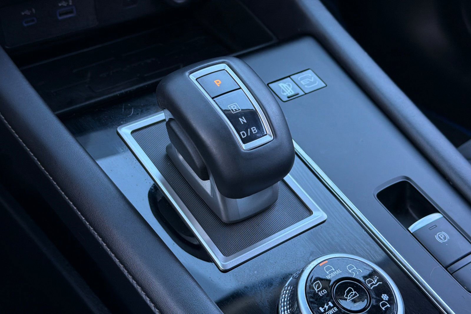 Used 2024 Mitsubishi Outlander SE image 23