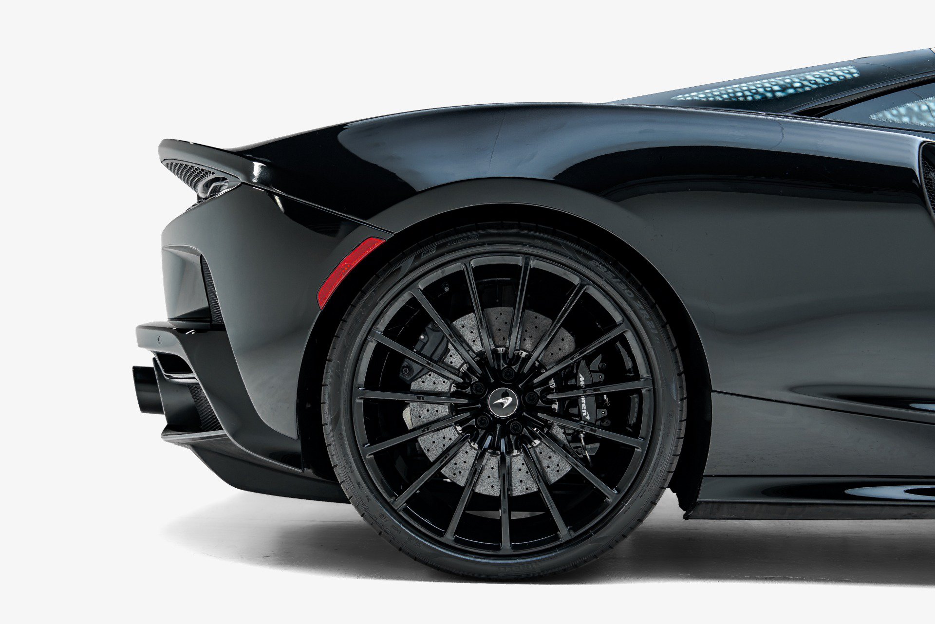Used 2023 McLaren GT RWD image 16