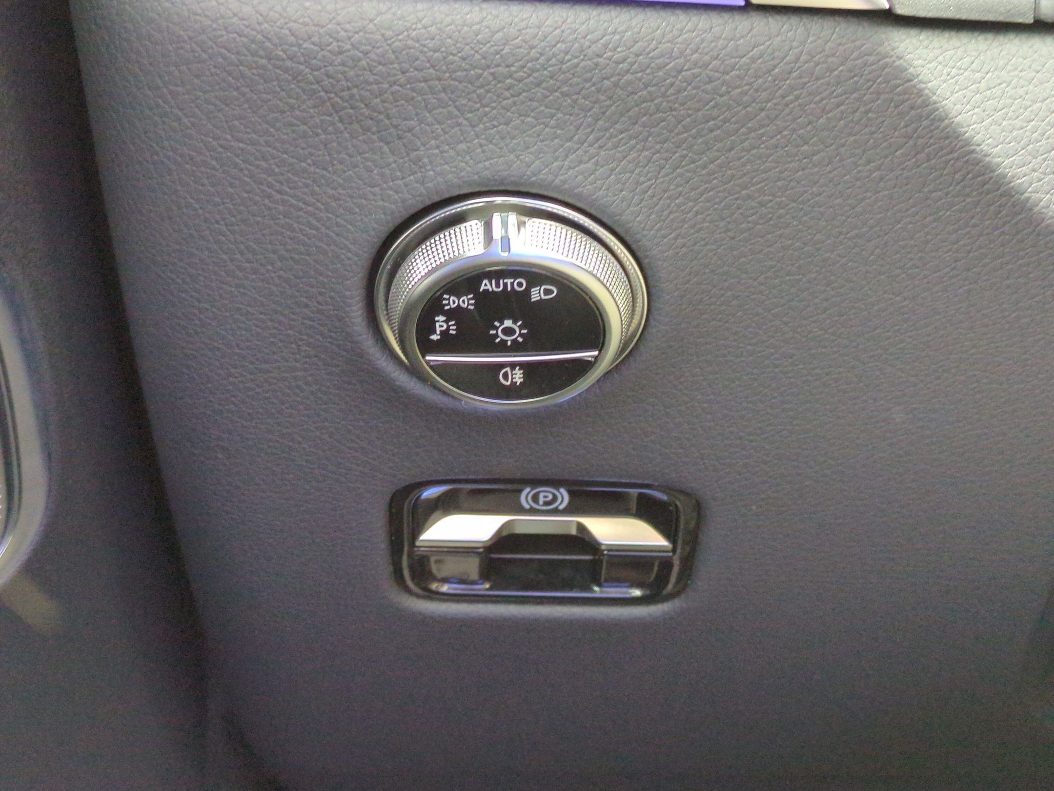 Certified 2026 Mercedes-Benz GLC 300 4MATIC image 17
