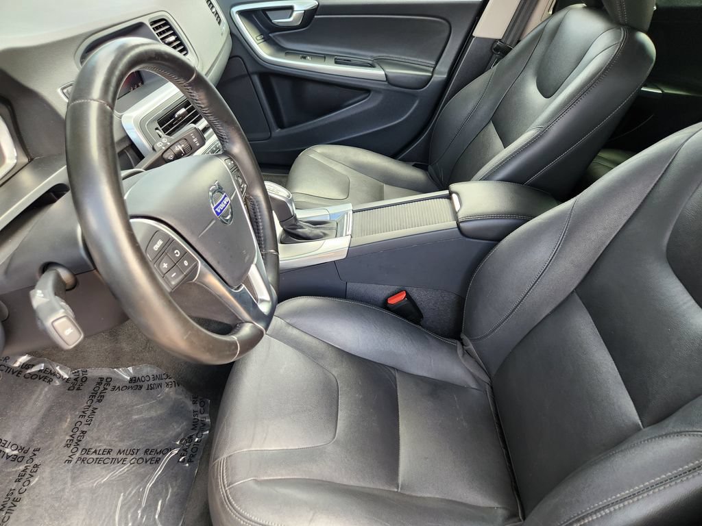 Used 2018 Volvo V60 T5 Cross Country w/ Convenience Package AWD/4WD image 4