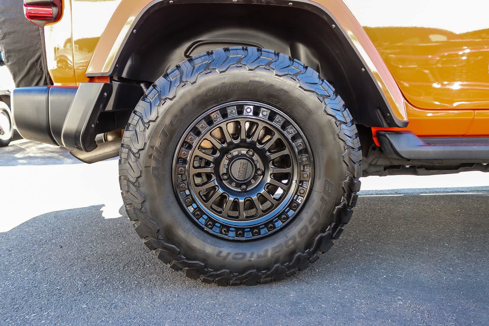 Used 2023 Jeep Wrangler Unlimited Sahara AWD/4WD image 11