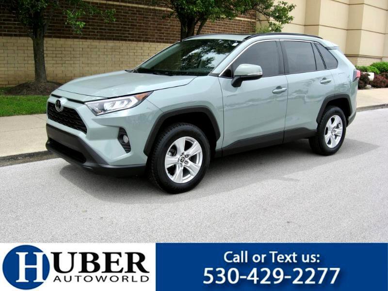 Used 2021 Toyota RAV4 XLE w/ Convenience Package image 1