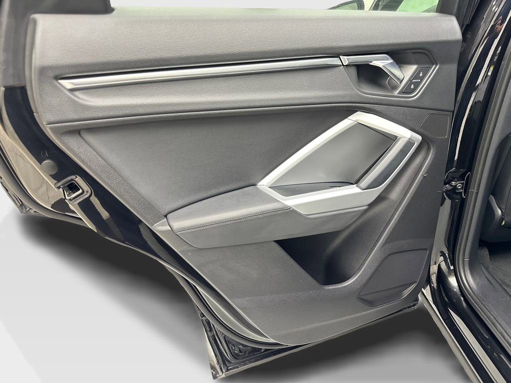 Used 2020 Audi Q3 2.0T Premium w/ Convenience Package image 37