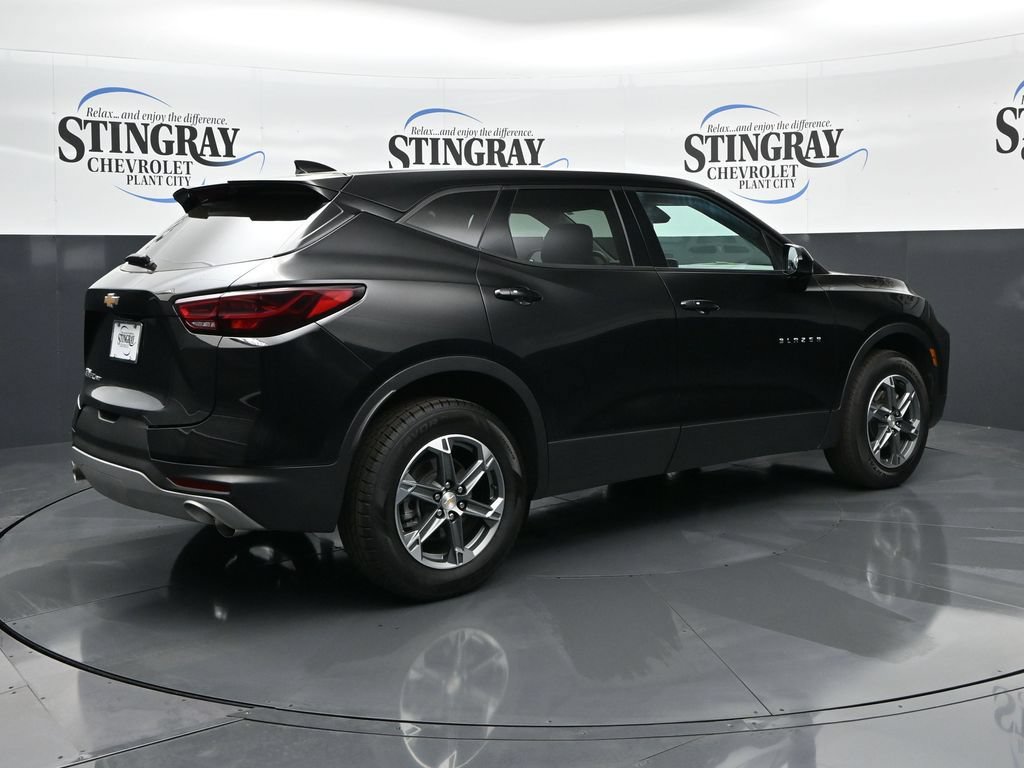 Used 2025 Chevrolet Blazer LT AWD/4WD image 9