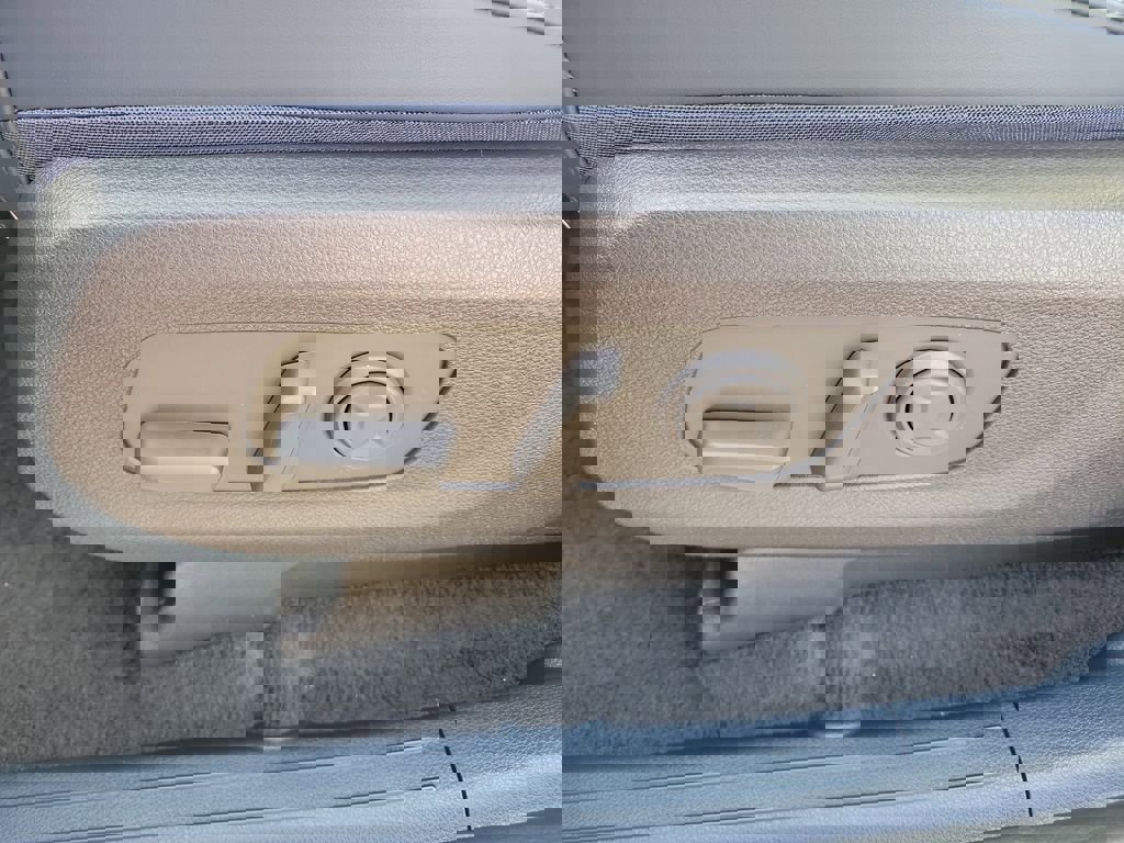 New 2026 Kia Carnival SX FWD image 25