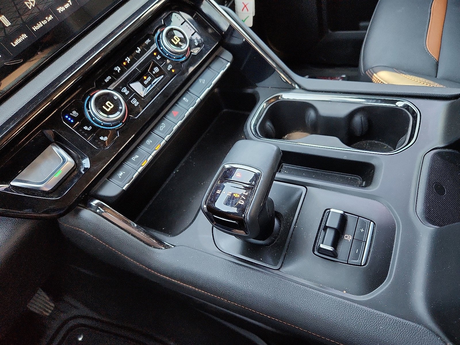 Used 2024 GMC Sierra 1500 AT4 w/ Technology Package image 25