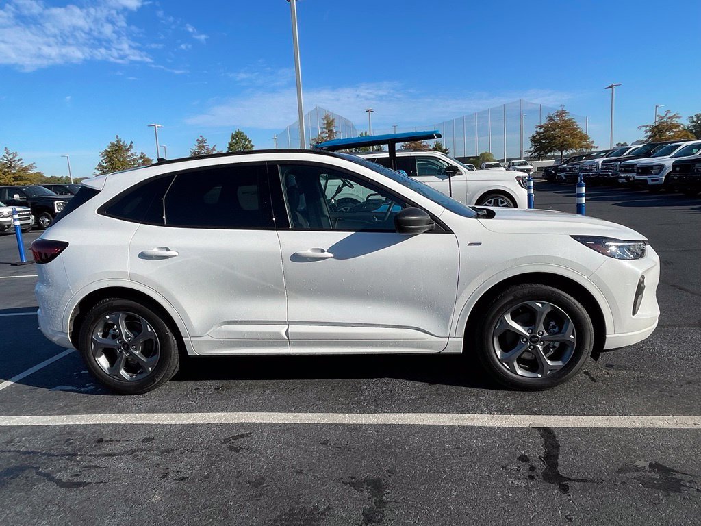 Certified 2024 Ford Escape ST-Line w/ Cold Weather Package FWD image 8