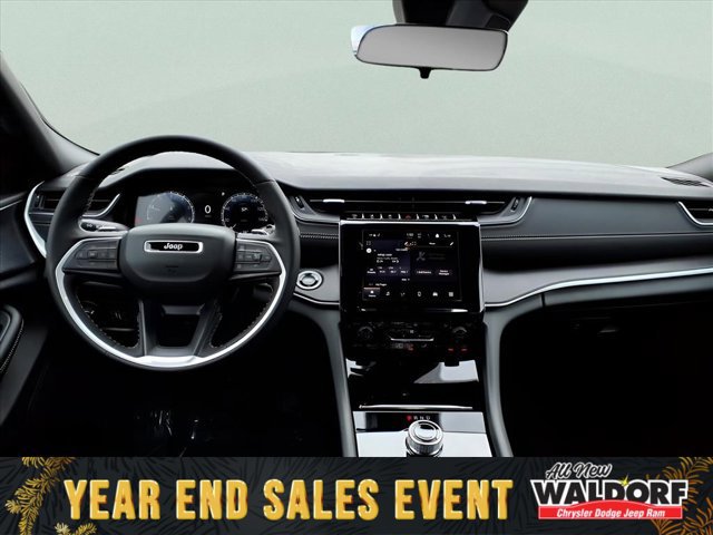 New 2025 Jeep Grand Cherokee 4WD image 13