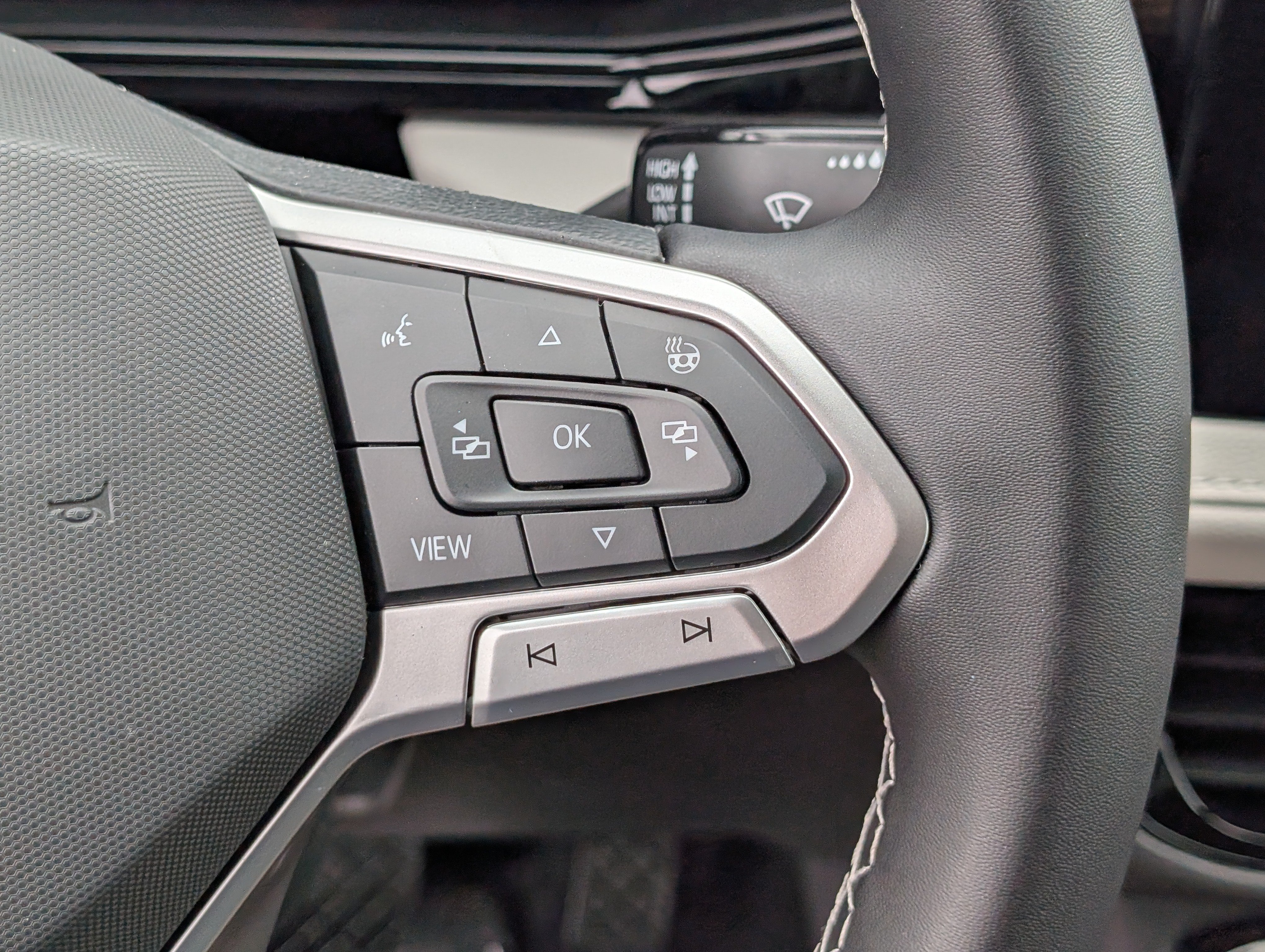 New 2027 Volkswagen Taos S FWD image 17