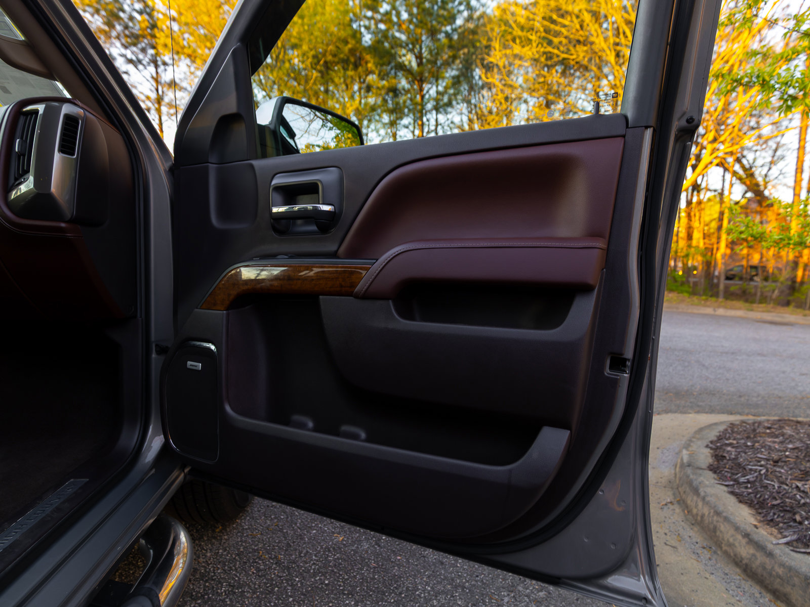 Used 2017 Chevrolet Silverado 1500 High Country image 30