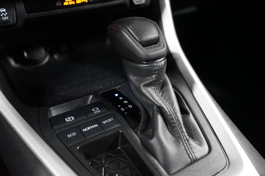 Certified 2025 Toyota RAV4 LE image 21