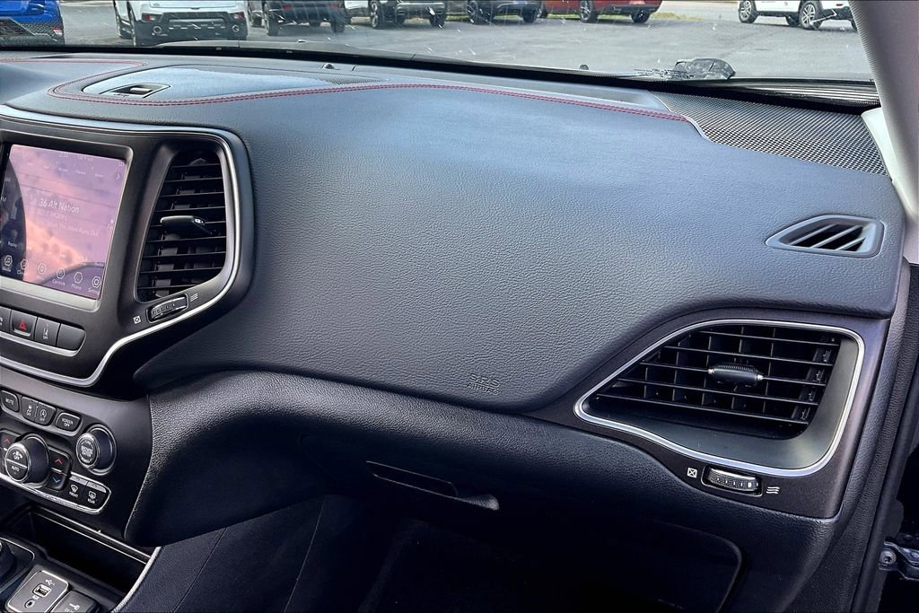 Used 2021 Jeep Cherokee Trailhawk w/ Comfort/Convenience Group image 15