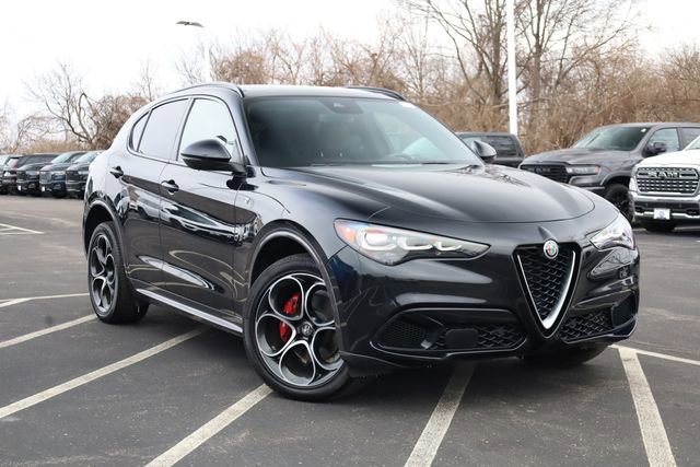 Used 2024 Alfa Romeo Stelvio Ti w/ Active Assist Plus Package image 2