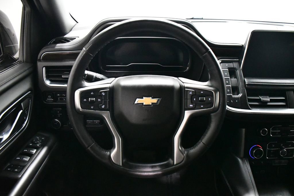 Used 2022 Chevrolet Suburban LT w/ Luxury Package image 9