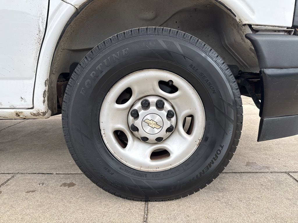 Used 2021 Chevrolet Express 2500 w/ Driver Convenience Package image 24