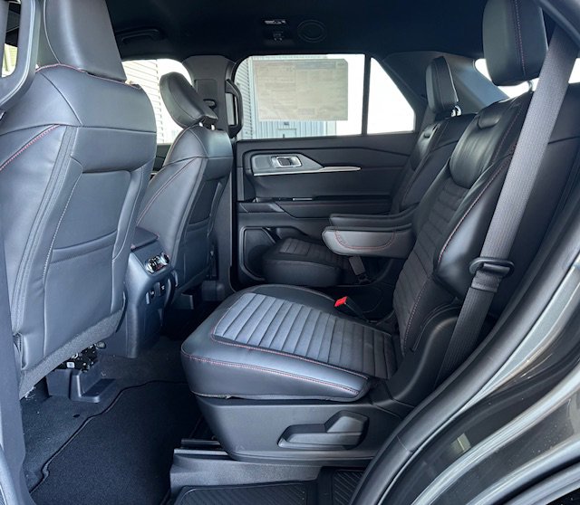 New 2026 Ford Explorer ST-Line w/ ST-Line Street Pack image 7