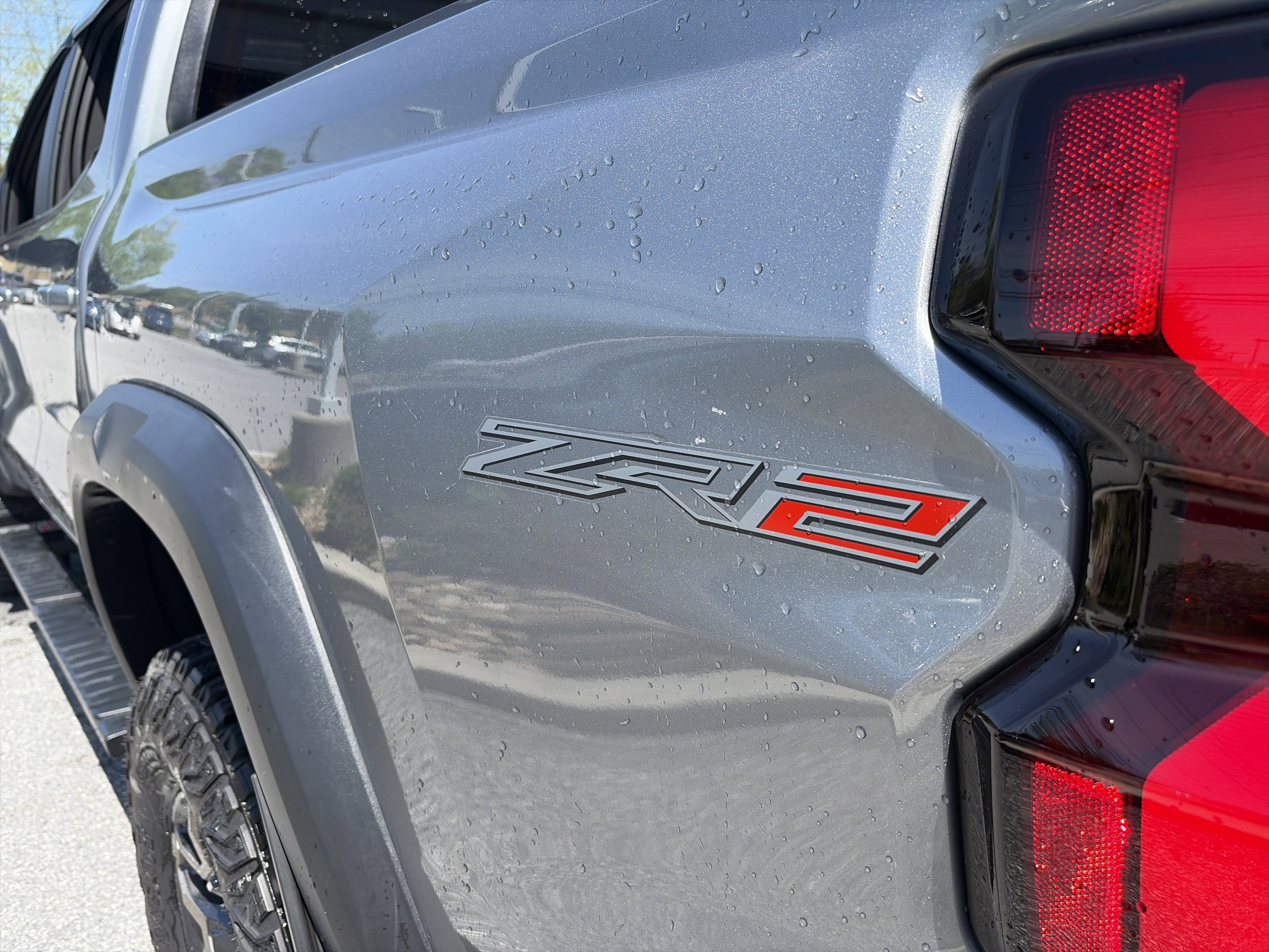 Used 2024 Chevrolet Colorado ZR2 w/ ZR2 Convenience Package III AWD/4WD image 4