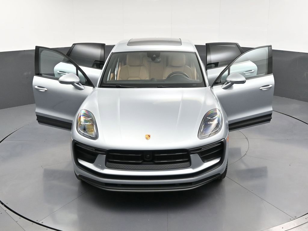 Certified 2023 Porsche Macan Turbo AWD/4WD image 32