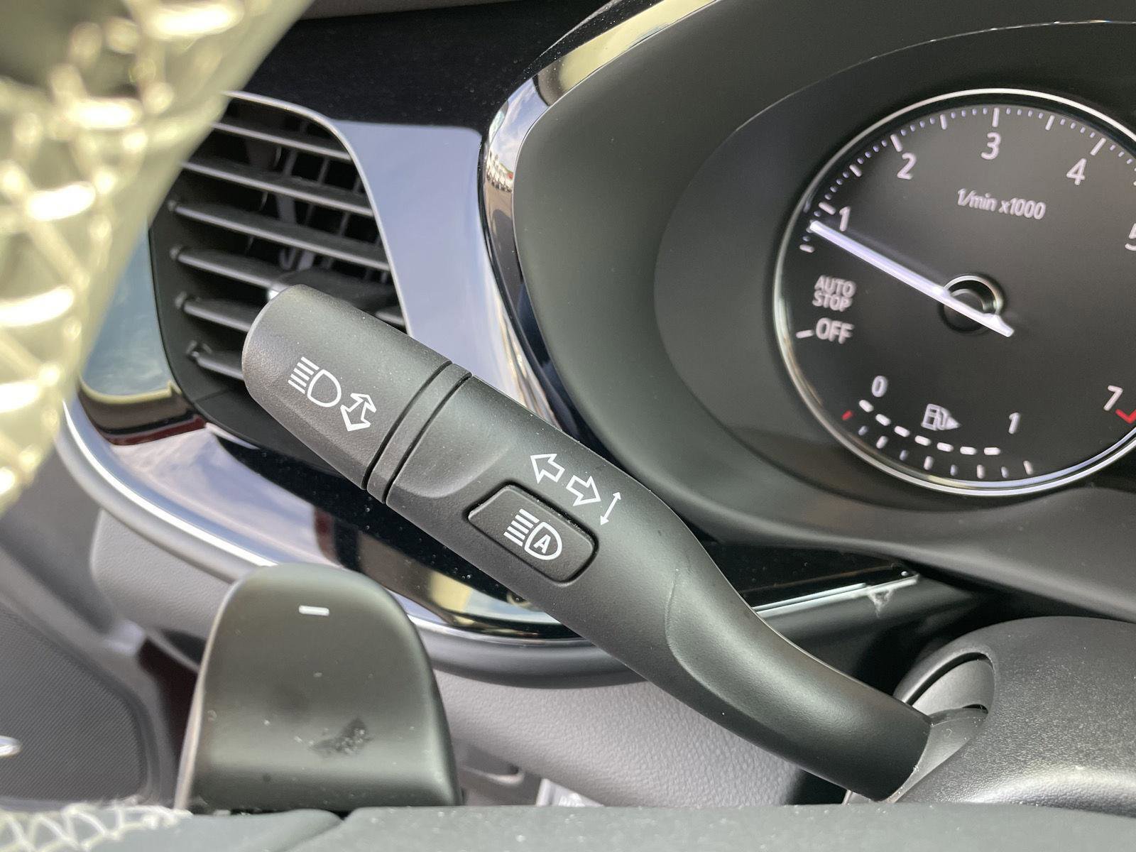 Used 2022 Buick Envision Avenir w/ Safety Package FWD image 20