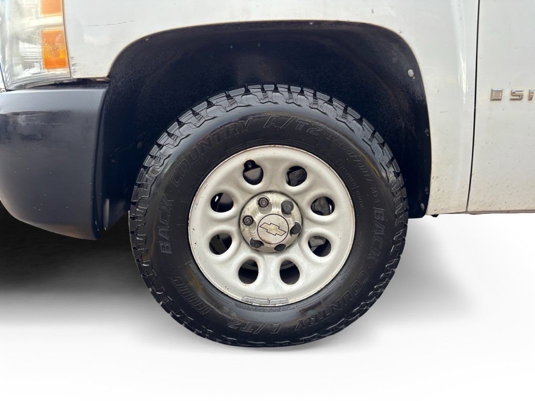Used 2009 Chevrolet Silverado 1500 W/T AWD/4WD image 9