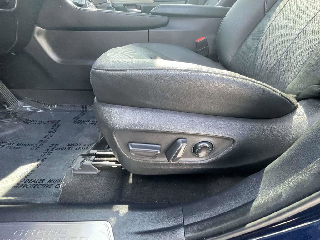 Used 2024 Toyota Grand Highlander AWD image 26