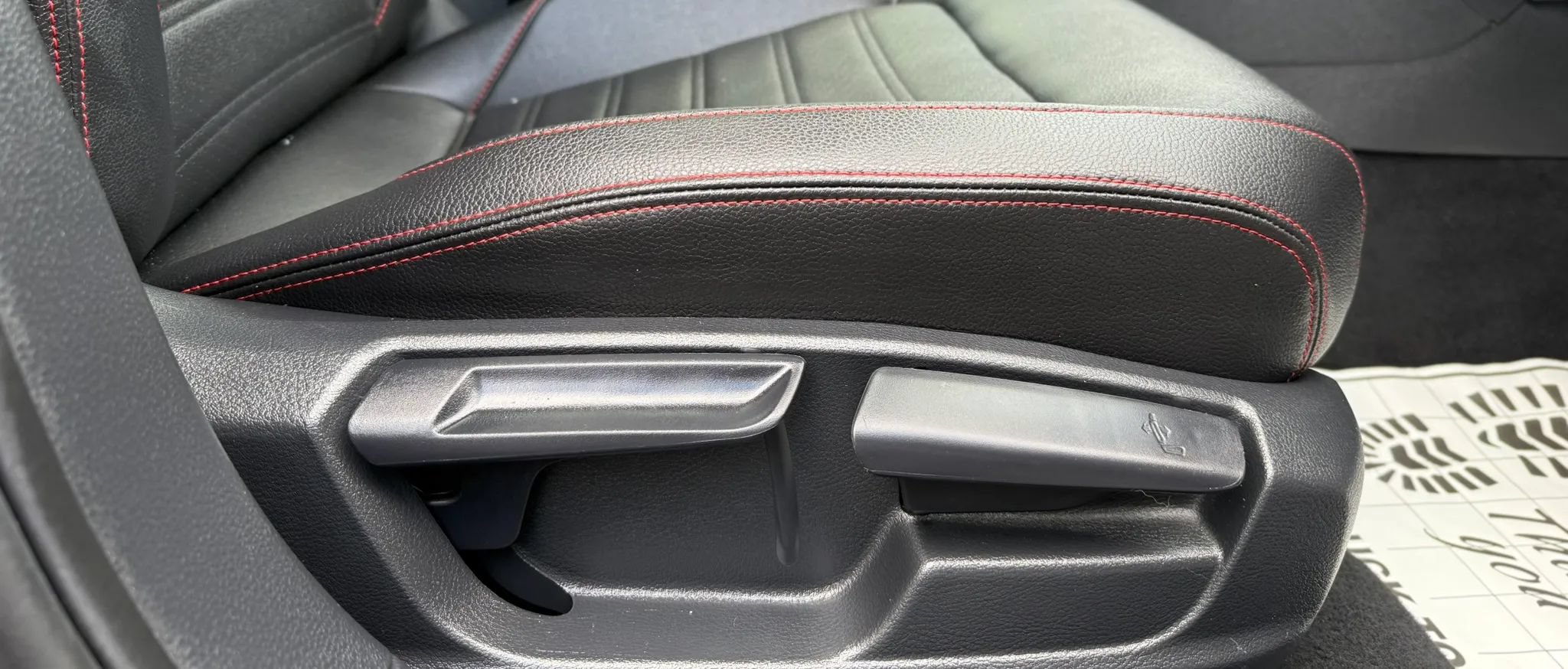 Used 2017 Volkswagen Jetta GLI FWD image 42