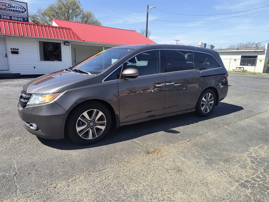 Used 2014 Honda Odyssey Touring image 1