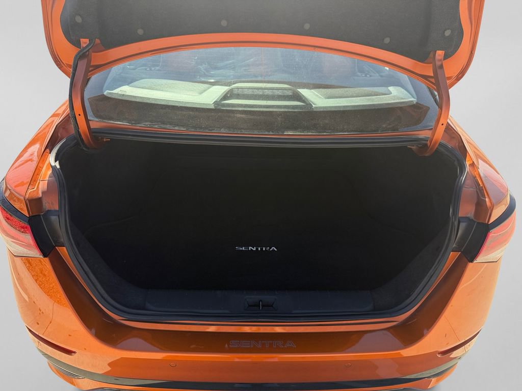 Used 2025 Nissan Sentra SR w/ SR Premium Package image 11