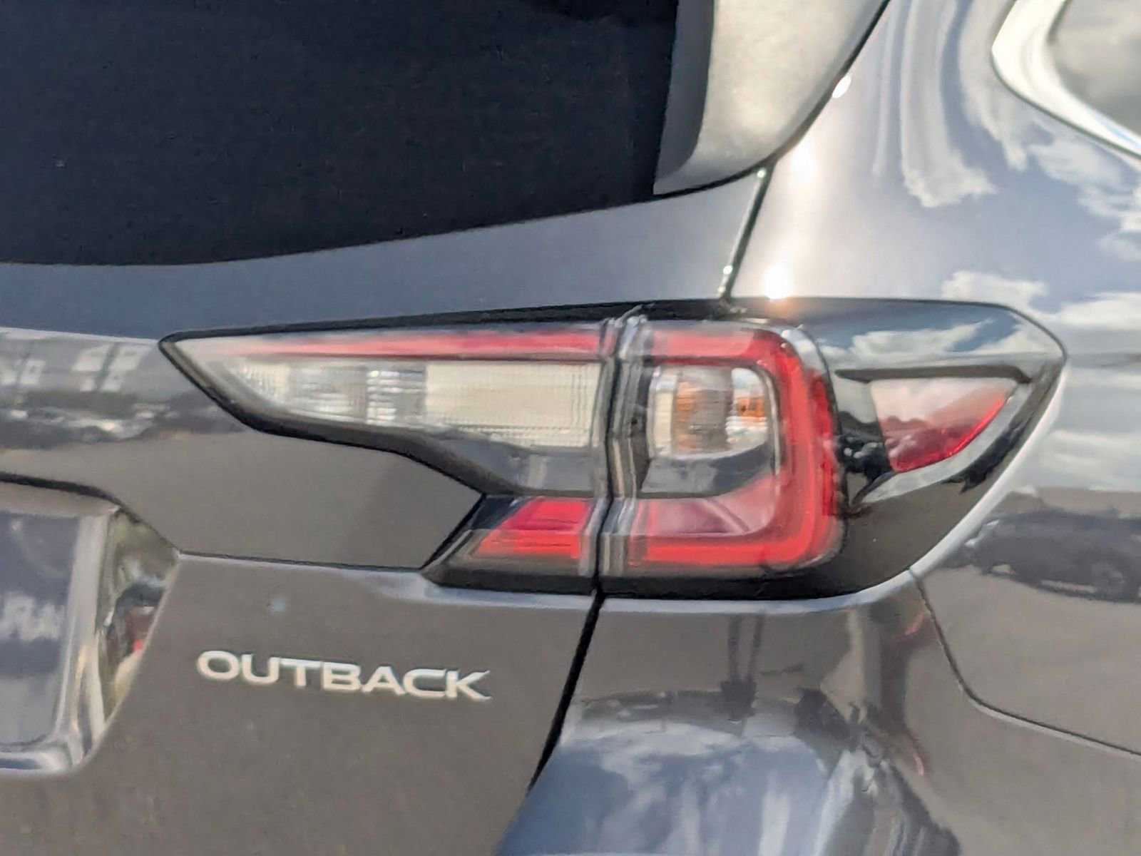 Used 2025 Subaru Outback Limited AWD/4WD image 12