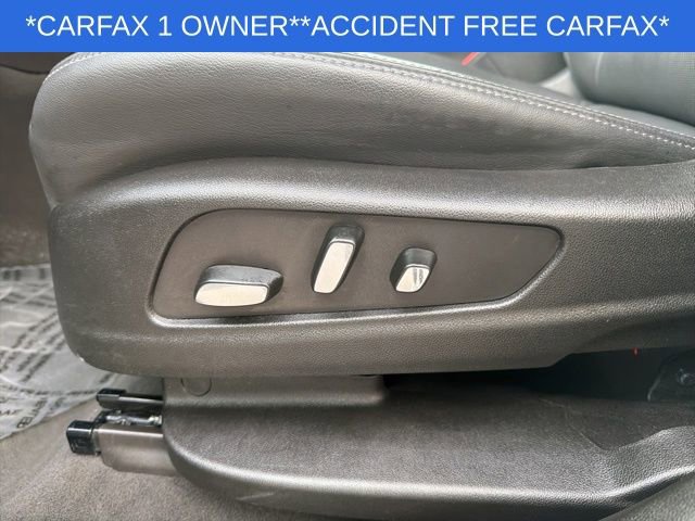 Used 2025 Cadillac XT6 Premium Luxury image 25