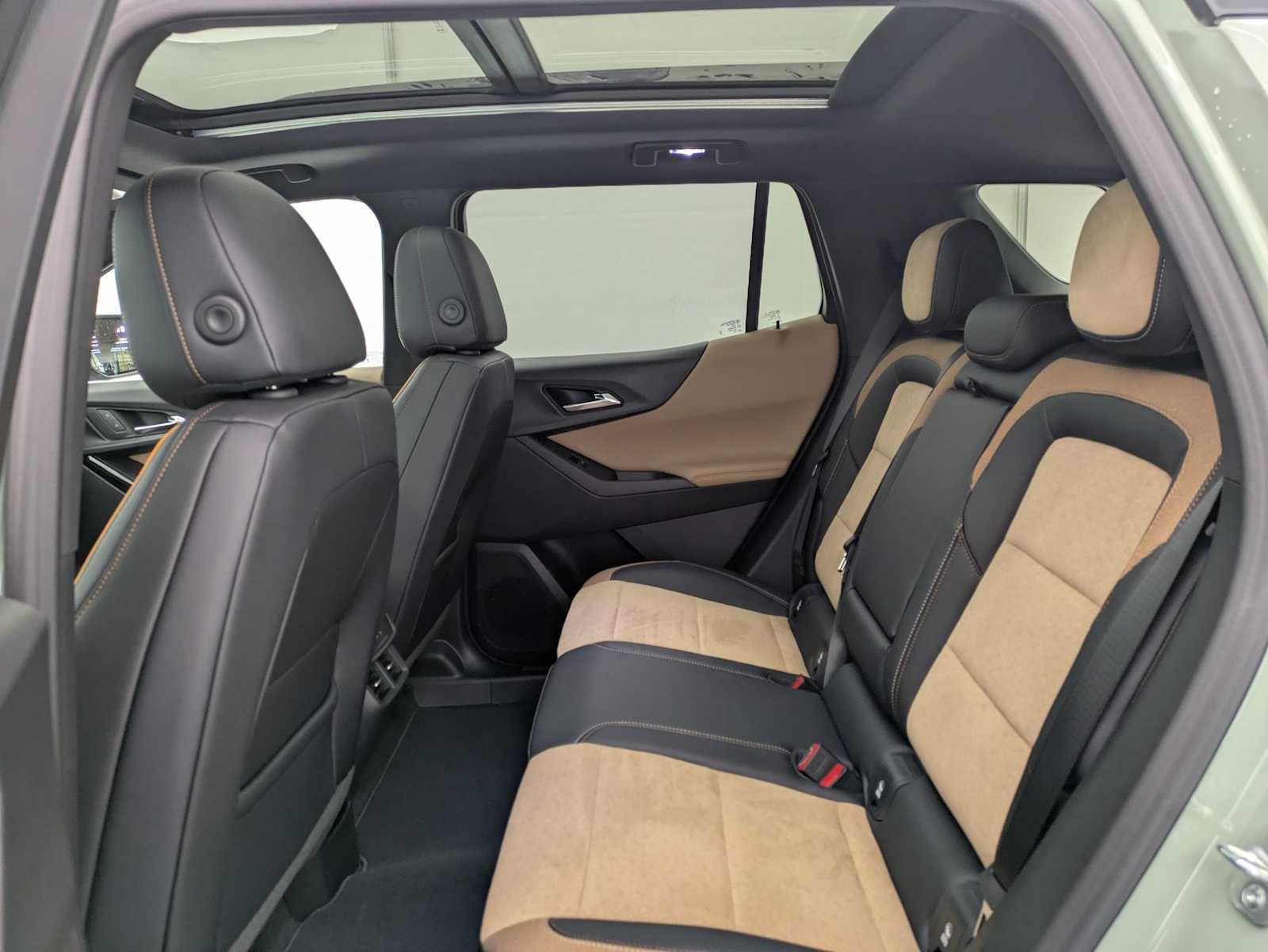 New 2026 Chevrolet Equinox ACTIV w/ Safety and Technology Package AWD/4WD image 22