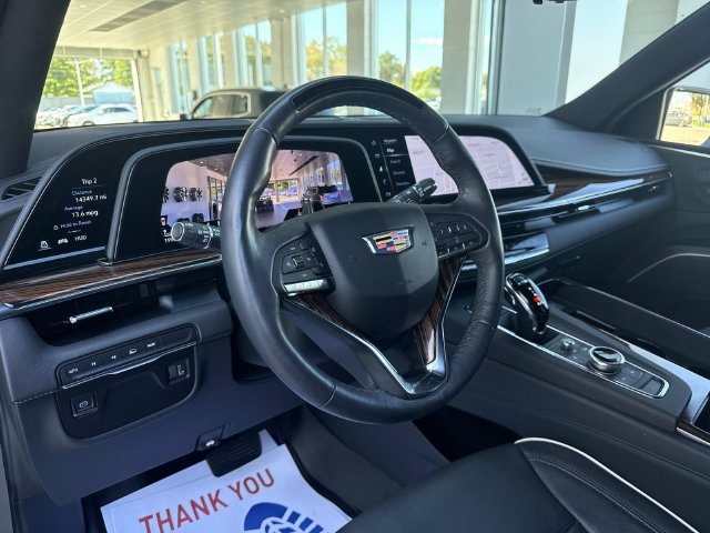 Used 2024 Cadillac Escalade Premium Luxury w/ LPO, Floor Liner Package AWD/4WD image 18