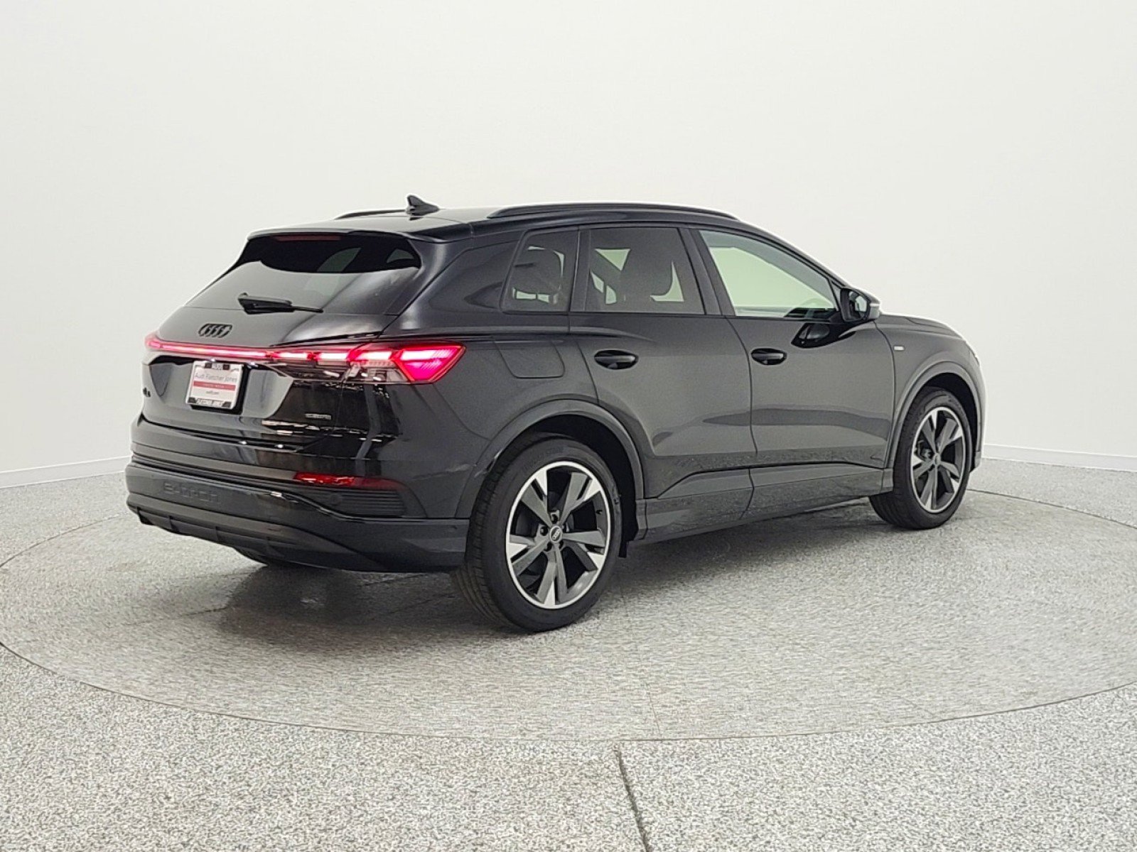 Used 2024 Audi Q4 e-tron Prestige w/ Black Optic Package image 5