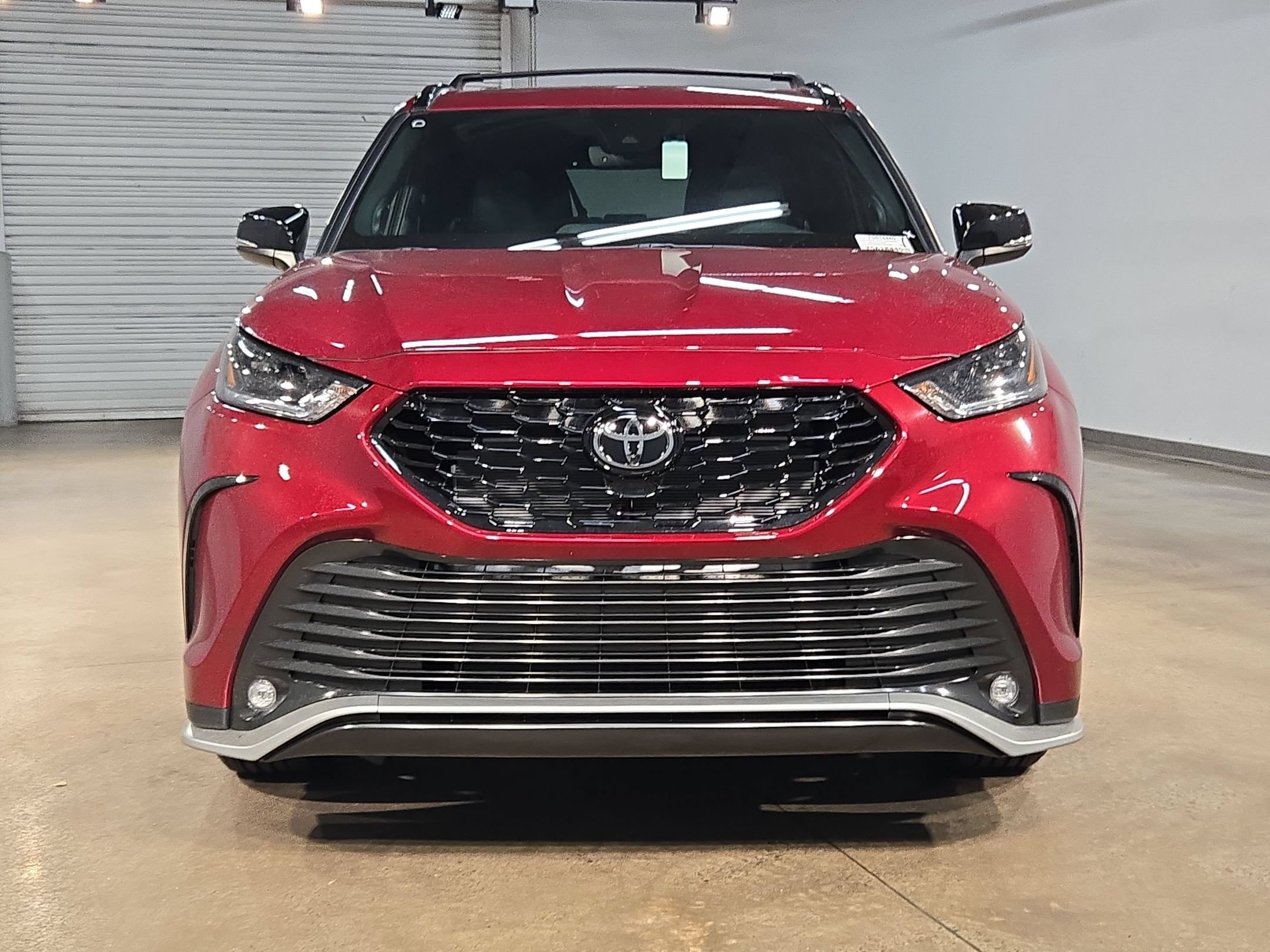 New 2026 Toyota Highlander XSE AWD/4WD image 2