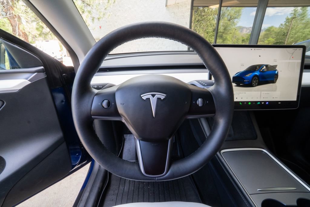 Used 2024 Tesla Model Y Long Range AWD/4WD image 13