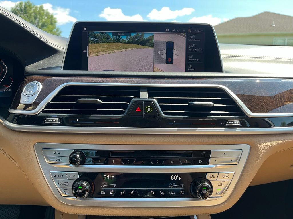 Used 2020 BMW 750i xDrive w/ Executive Package AWD/4WD image 40