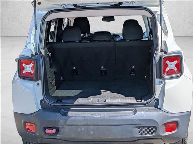 Used 2023 Jeep Renegade Trailhawk AWD/4WD image 6