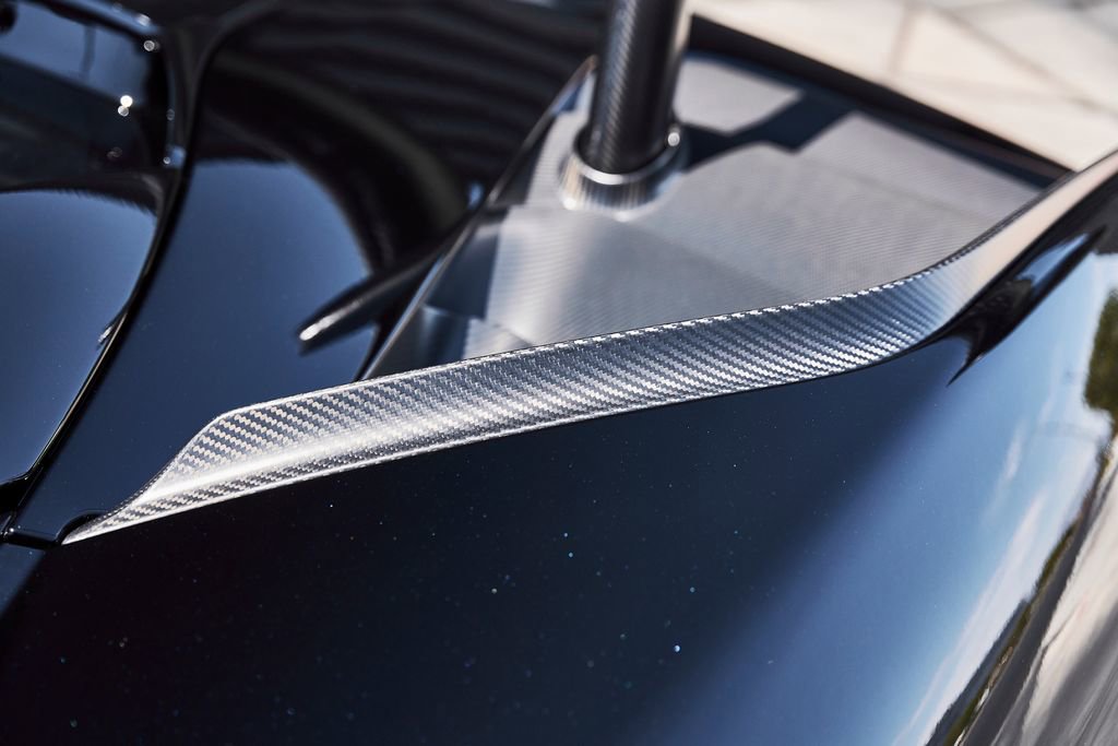 Used 2019 McLaren Senna RWD image 16