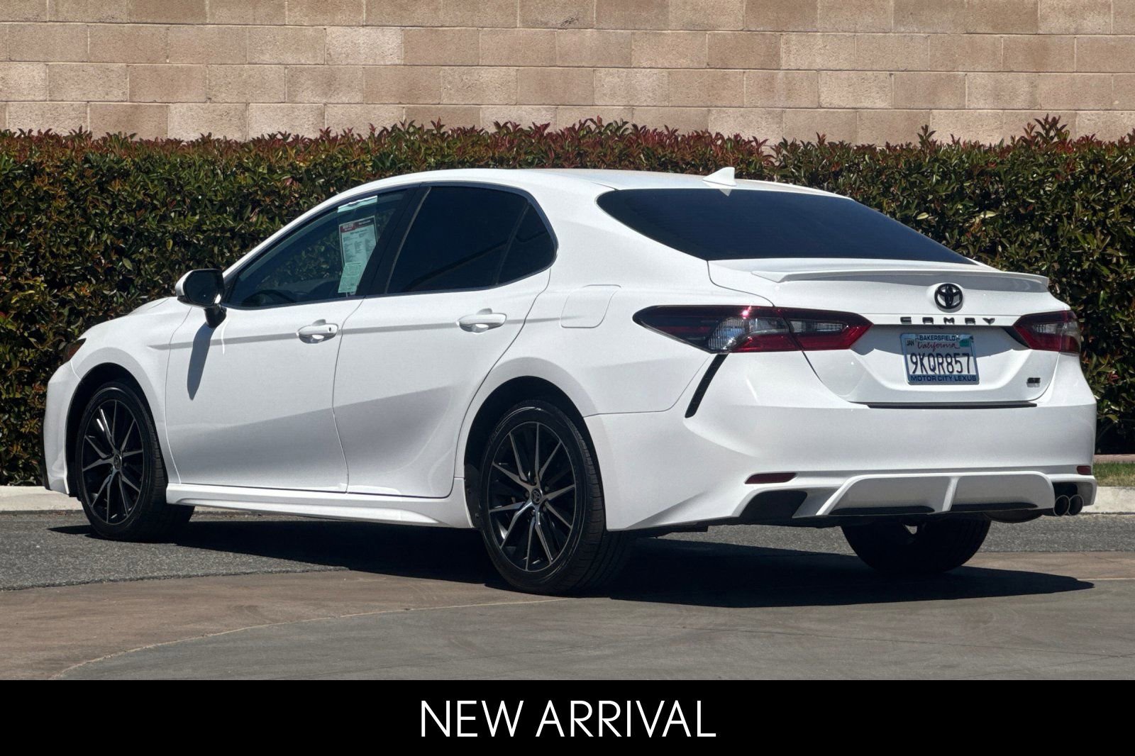 Used 2024 Toyota Camry SE w/ Convenience Package image 6