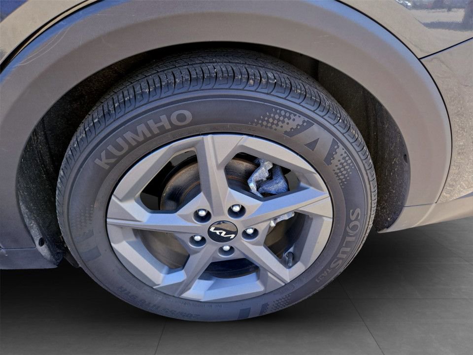 Used 2025 Kia K4 LXS FWD image 32