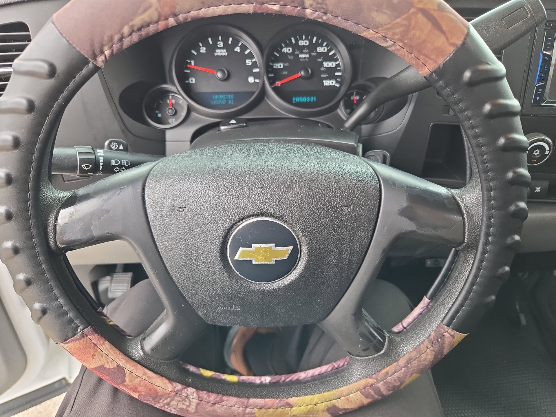 Used 2011 Chevrolet Silverado 1500 W/T RWD image 8