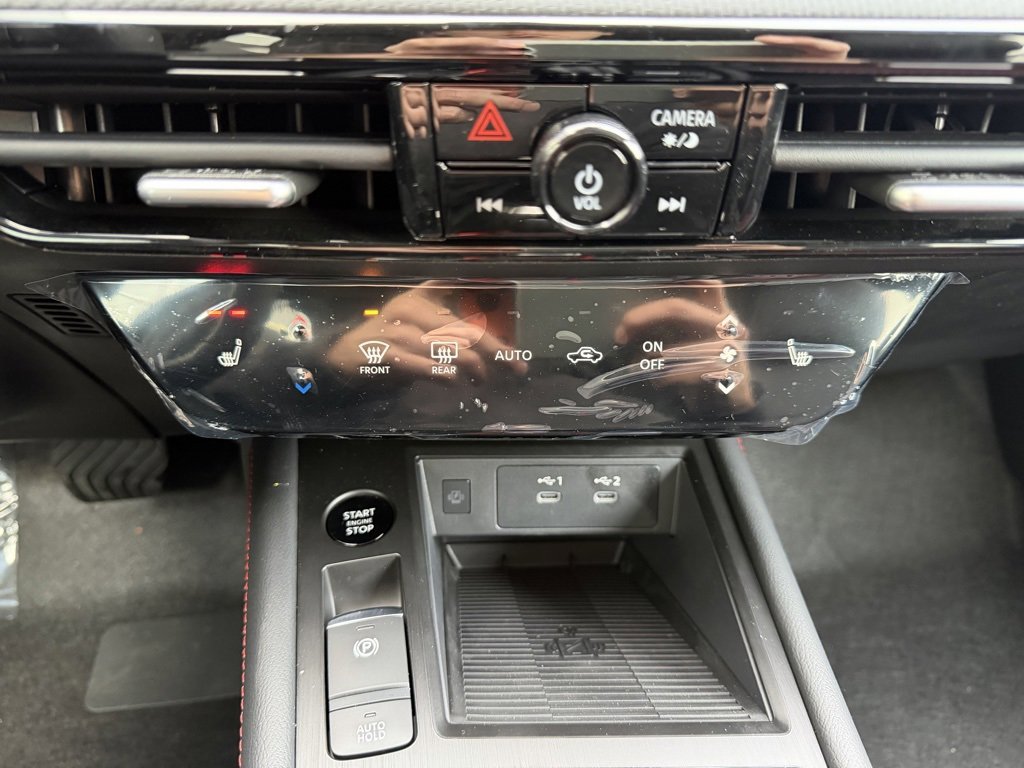 New 2026 Nissan Kicks SR w/ Cold Weather Package image 26