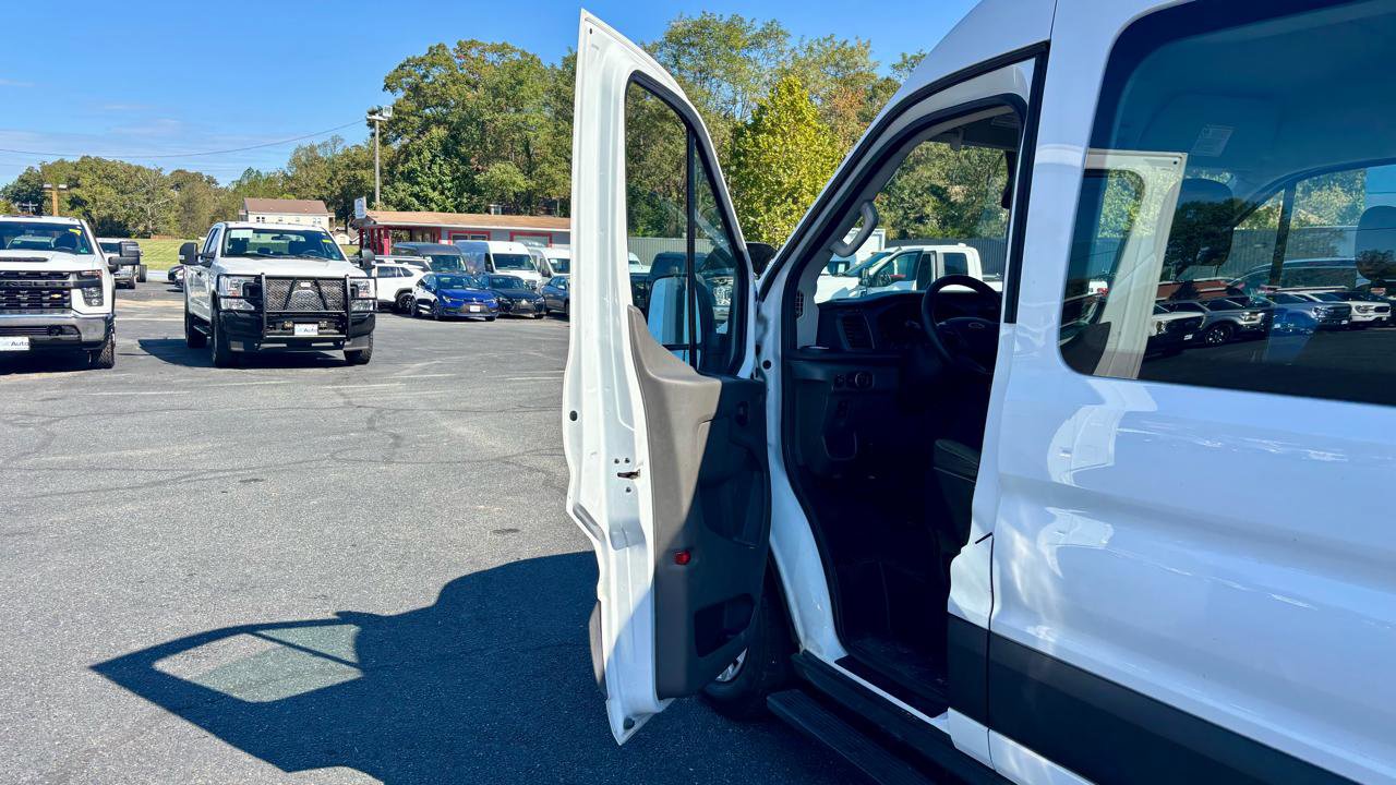Used 2021 Ford Transit 350 XLT RWD image 16