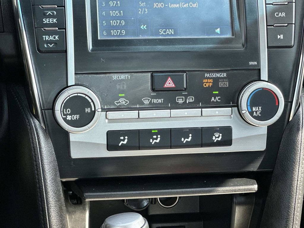 Used 2013 Toyota Camry SE image 12