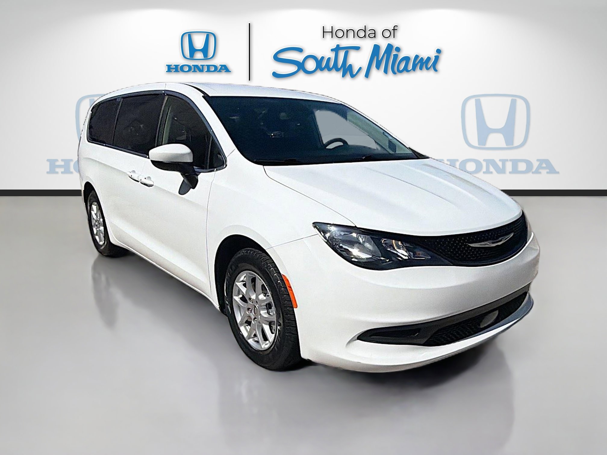 Used 2023 Chrysler Voyager LX