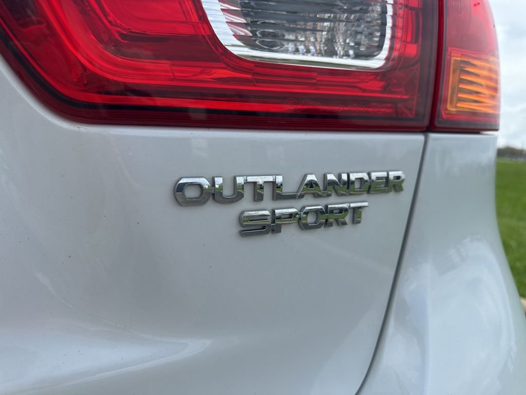 Used 2013 Mitsubishi Outlander Sport ES image 4