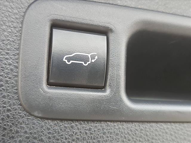 Used 2021 Toyota Highlander LE AWD/4WD image 7