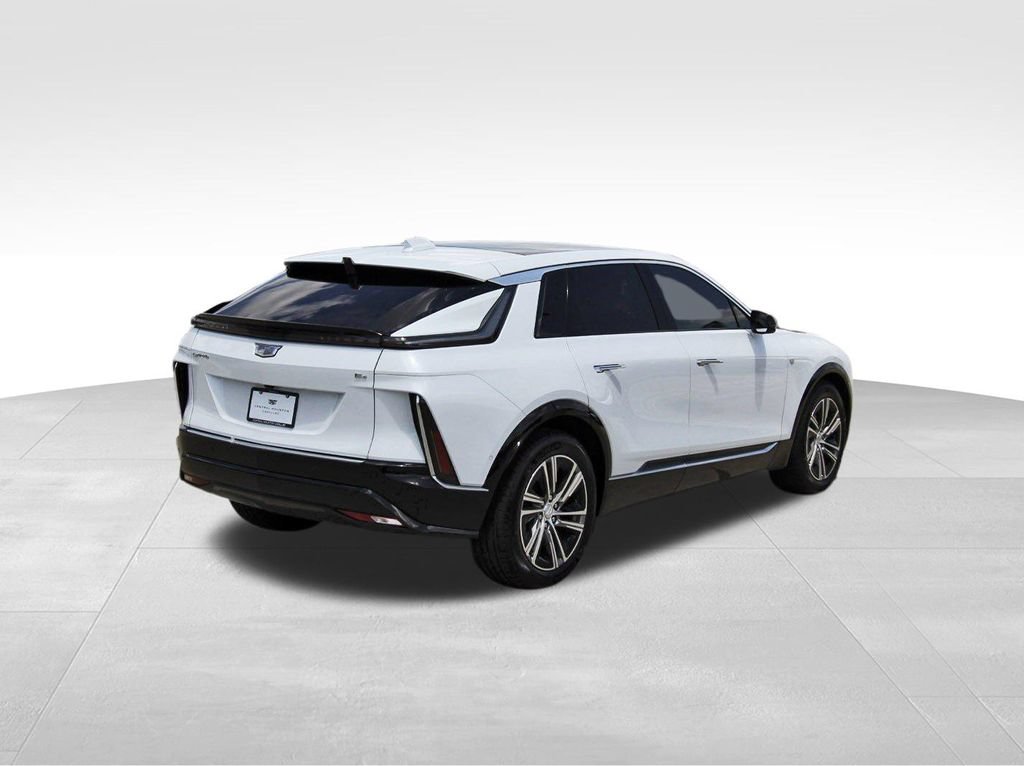 New 2027 Cadillac Lyriq Luxury AWD/4WD image 4